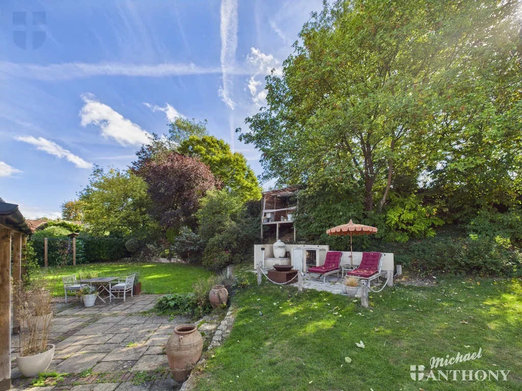 Cuddington Court, The Green, HP18, photo 23