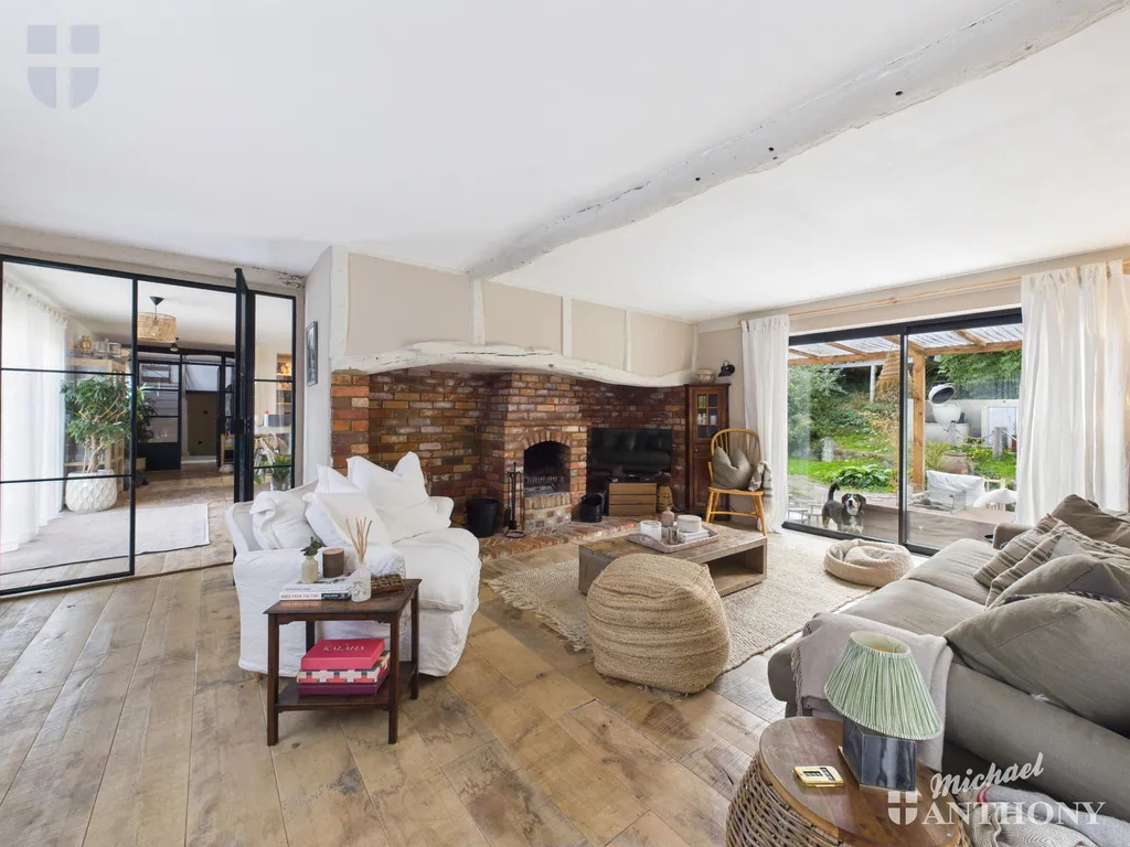 Cuddington Court, The Green, HP18, photo 7