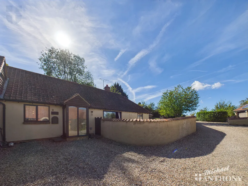 5 bed house to rent, Cuddington Court, The Green, HP18