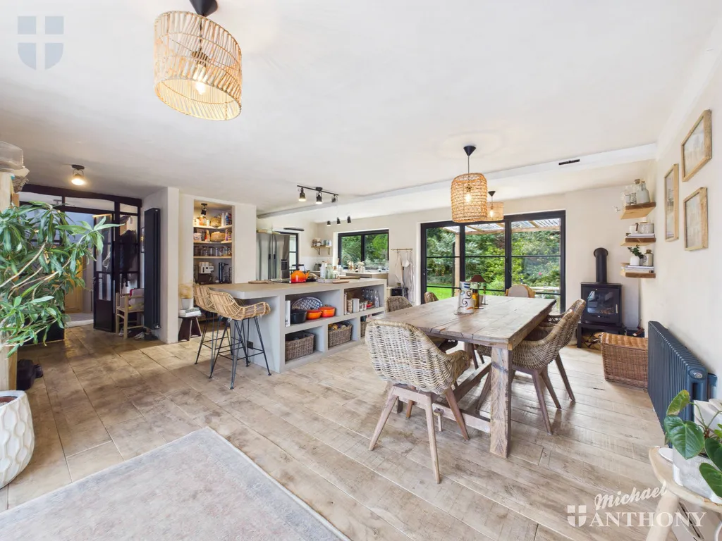 Cuddington Court, The Green, HP18, photo 4