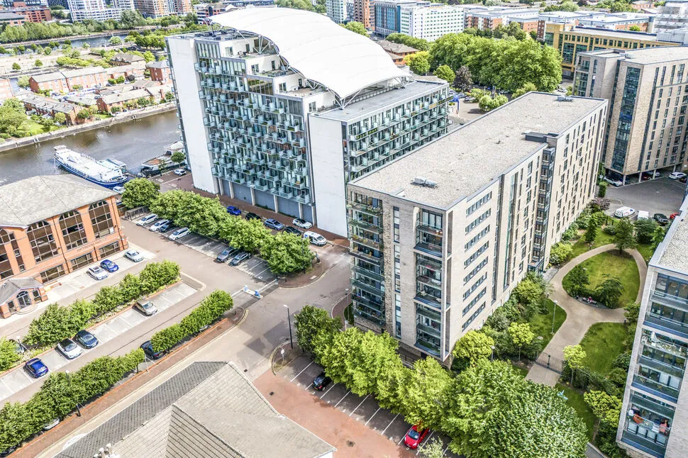 2 bed flat for sale — Ottinger Close, Salford, M50