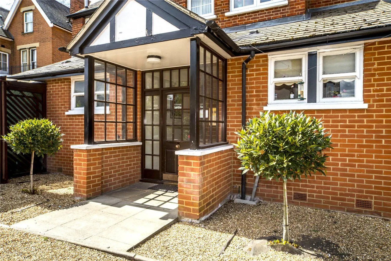 Kew Road, TW9, photo 2