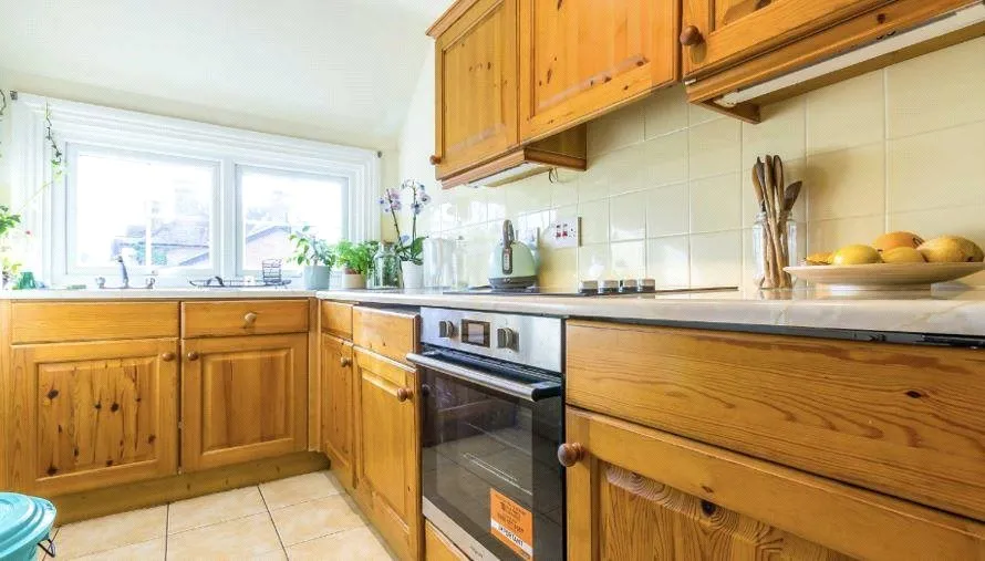 Kew Road, TW9, photo 8