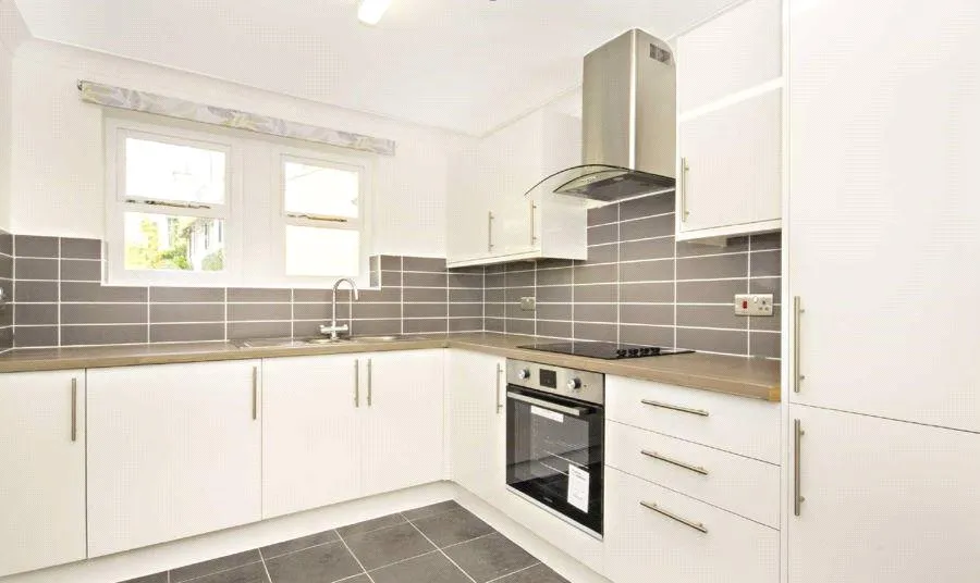 Kew Road, TW9, photo 5