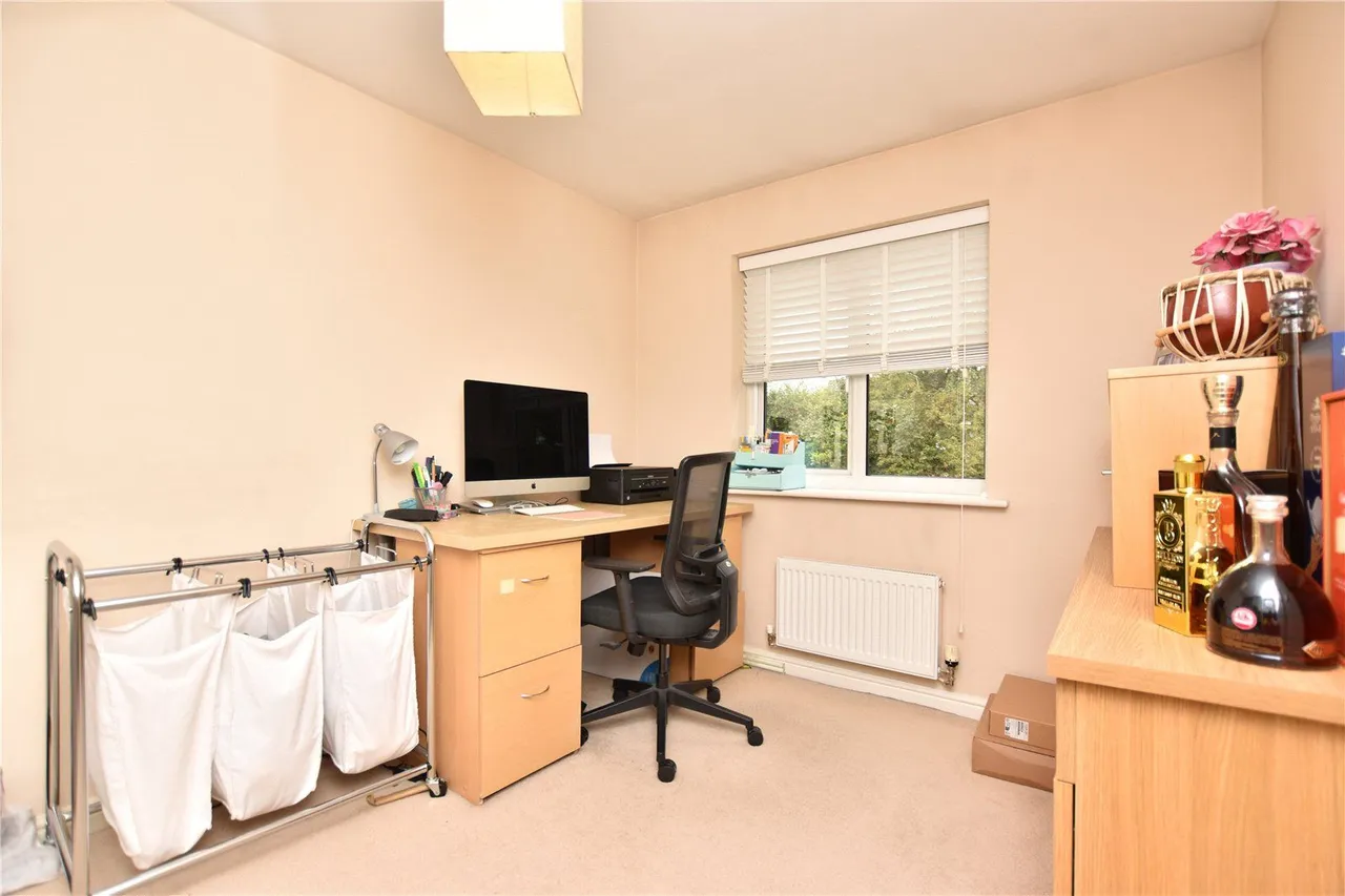 May Avenue, Churwell, LS27, photo 13