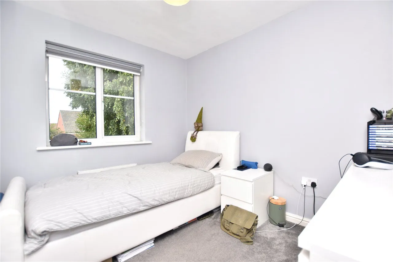 May Avenue, Churwell, LS27, photo 21