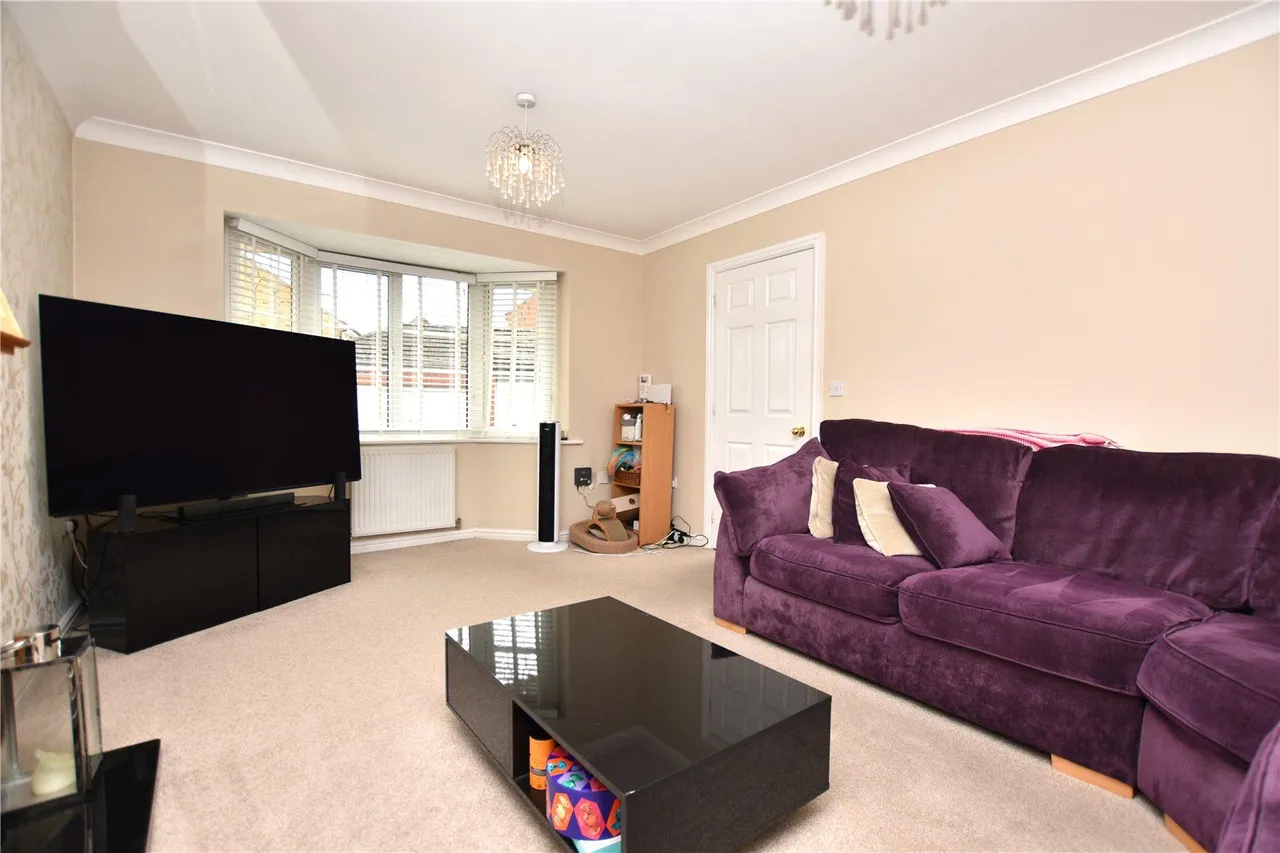 May Avenue, Churwell, LS27, photo 4
