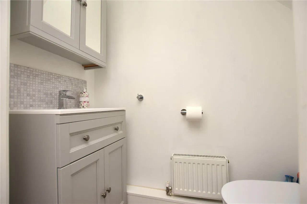 May Avenue, Churwell, LS27, photo 14