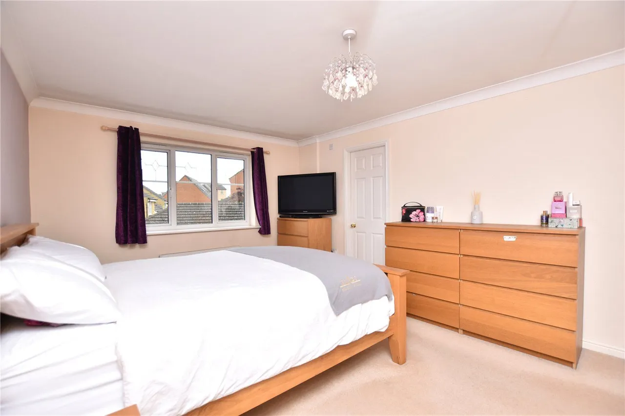 May Avenue, Churwell, LS27, photo 7