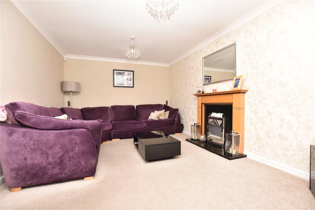 May Avenue, Churwell, LS27, photo 15