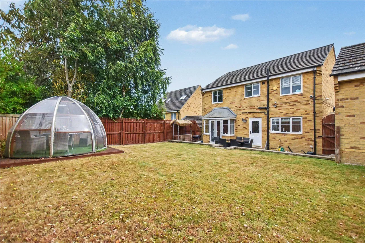 May Avenue, Churwell, LS27, photo 9