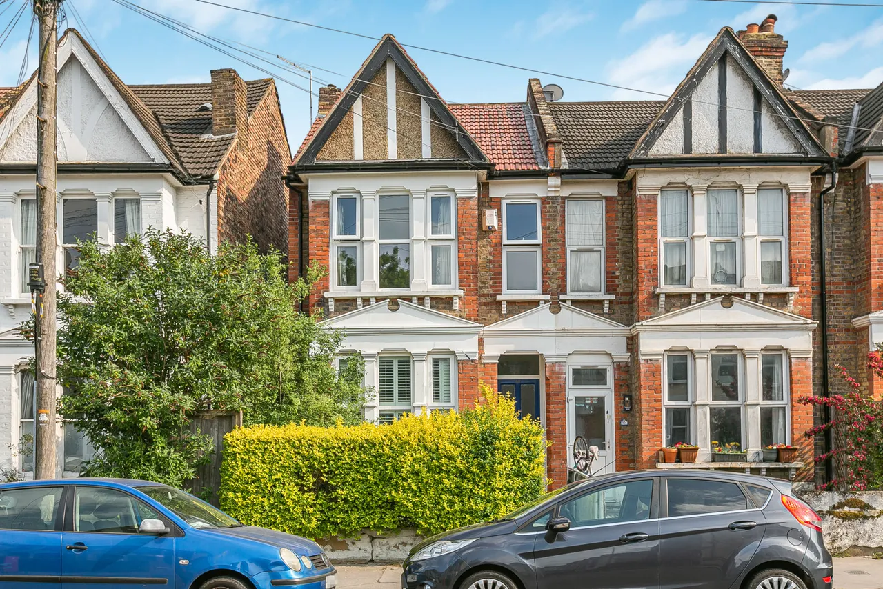 2 bed flat for sale, Sangley Road, London, SE25