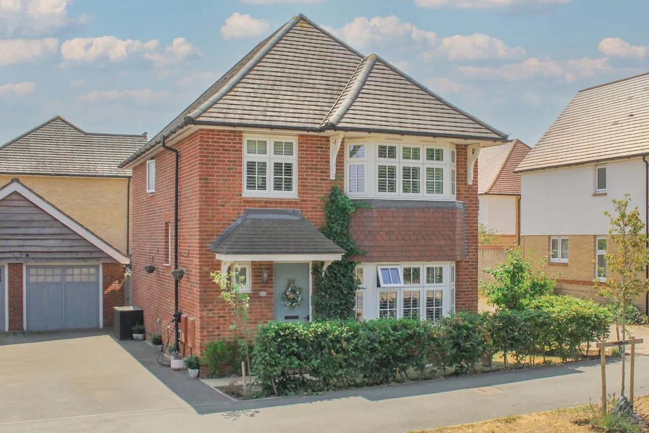 4 bed house for sale, Kemsley Drive, Leighton Buzzard, LU7
