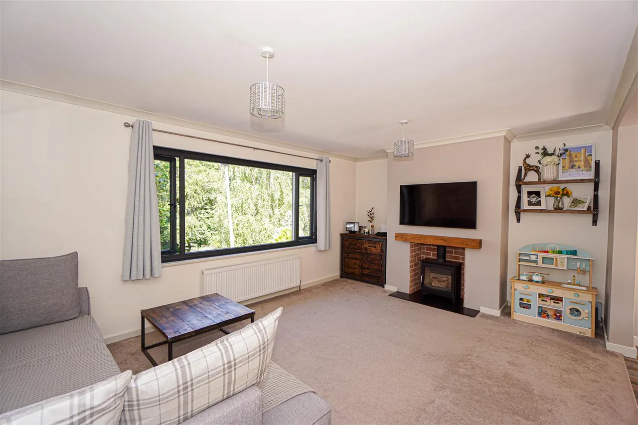 St. Helens Park Road, Hastings, photo 4