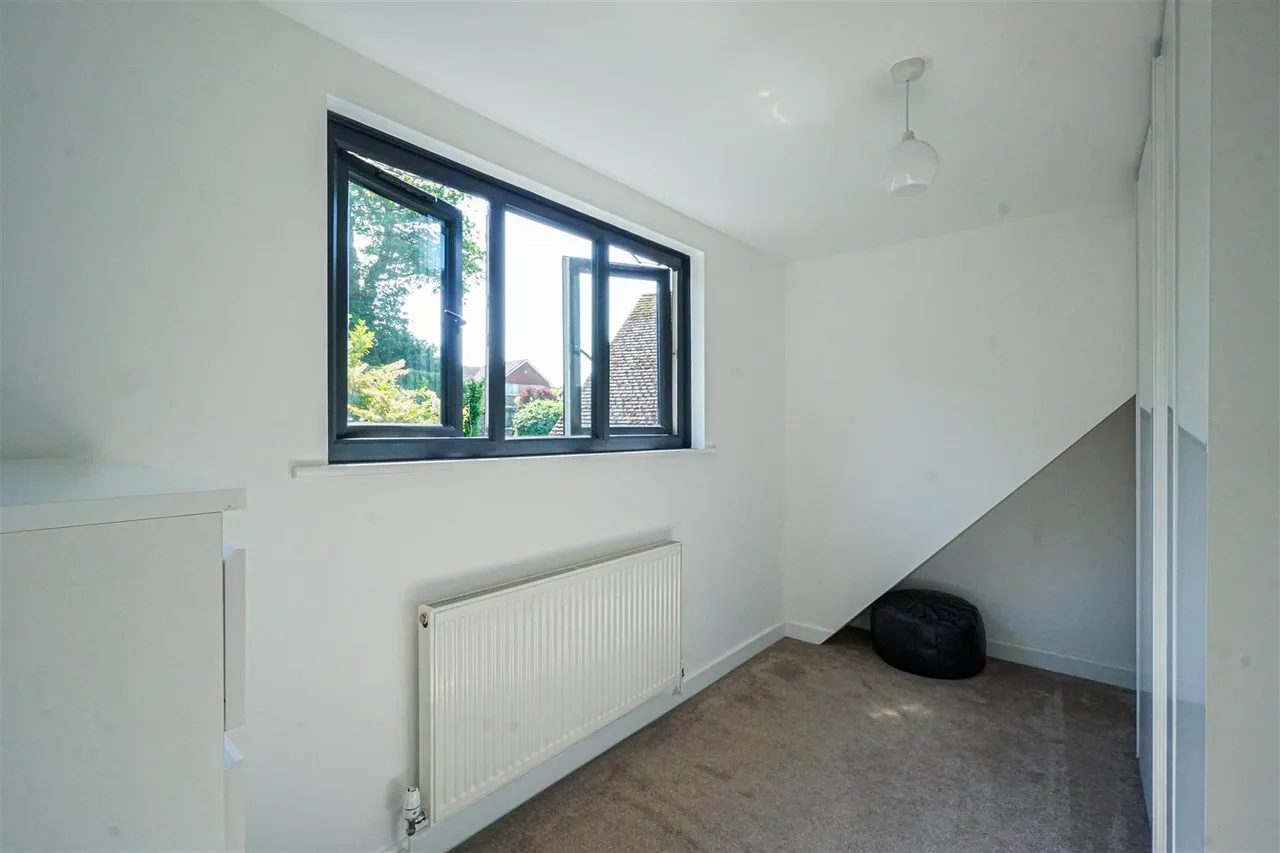 St. Helens Park Road, Hastings, photo 25