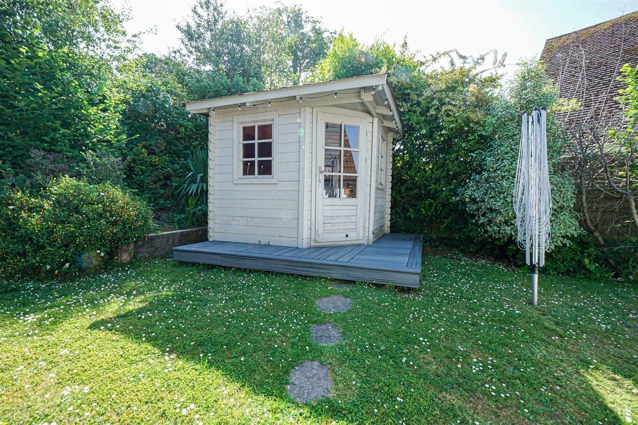 St. Helens Park Road, Hastings, photo 27