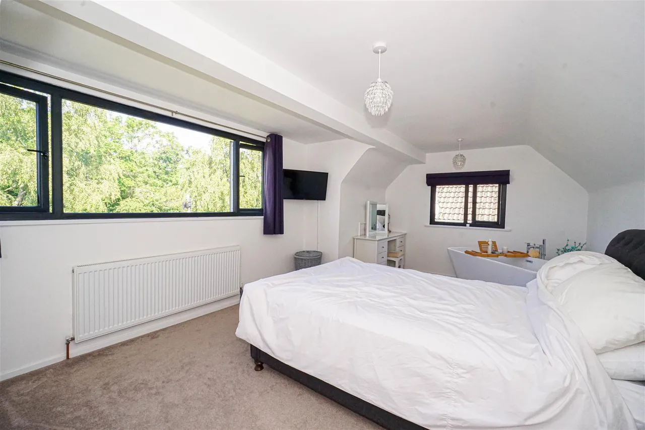 St. Helens Park Road, Hastings, photo 7
