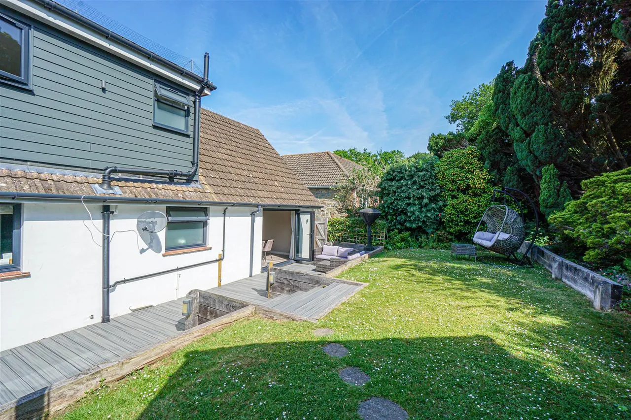 St. Helens Park Road, Hastings, photo 17