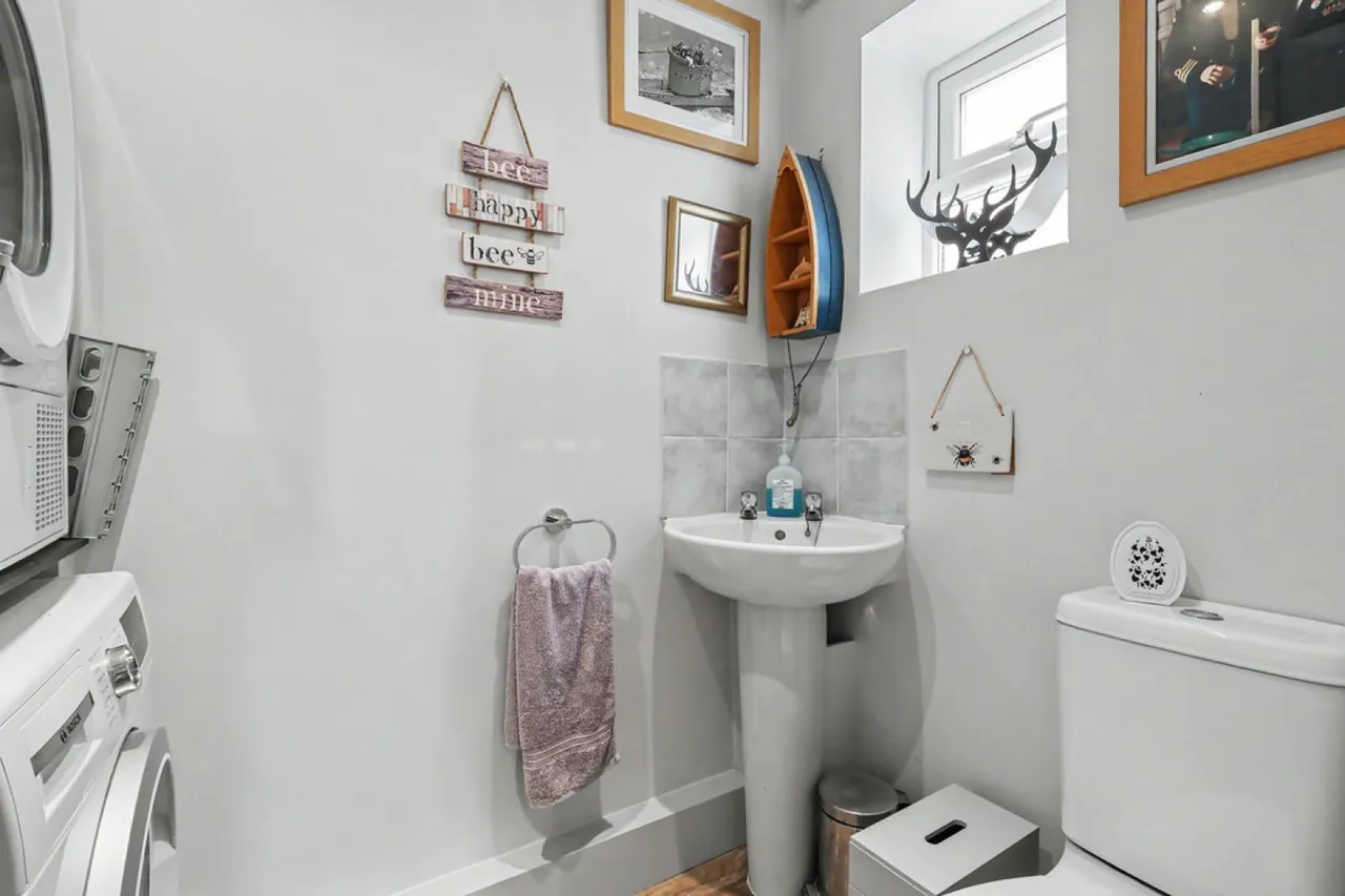 Brixey Road, Parkstone, photo 9