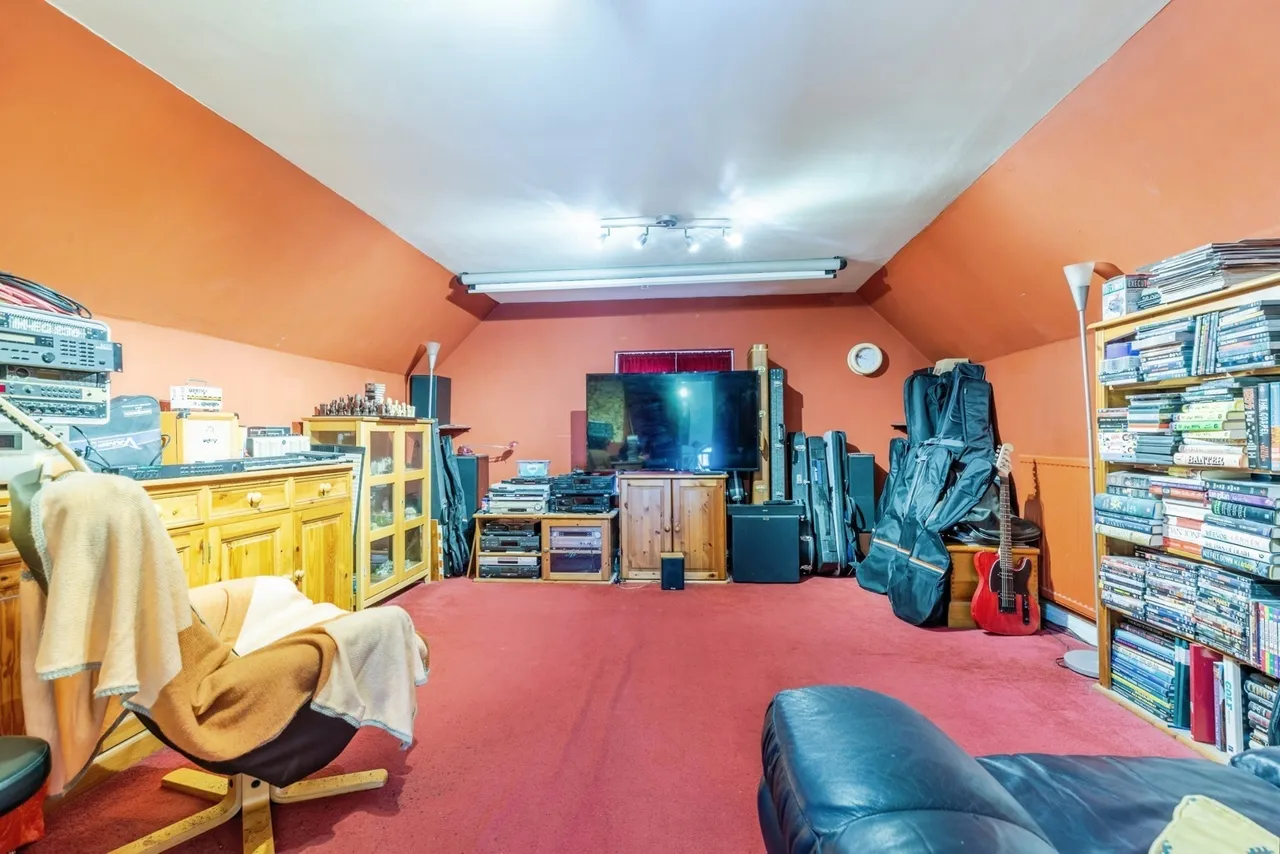 Bridge Hall Fold, Bury, BL9, photo 18