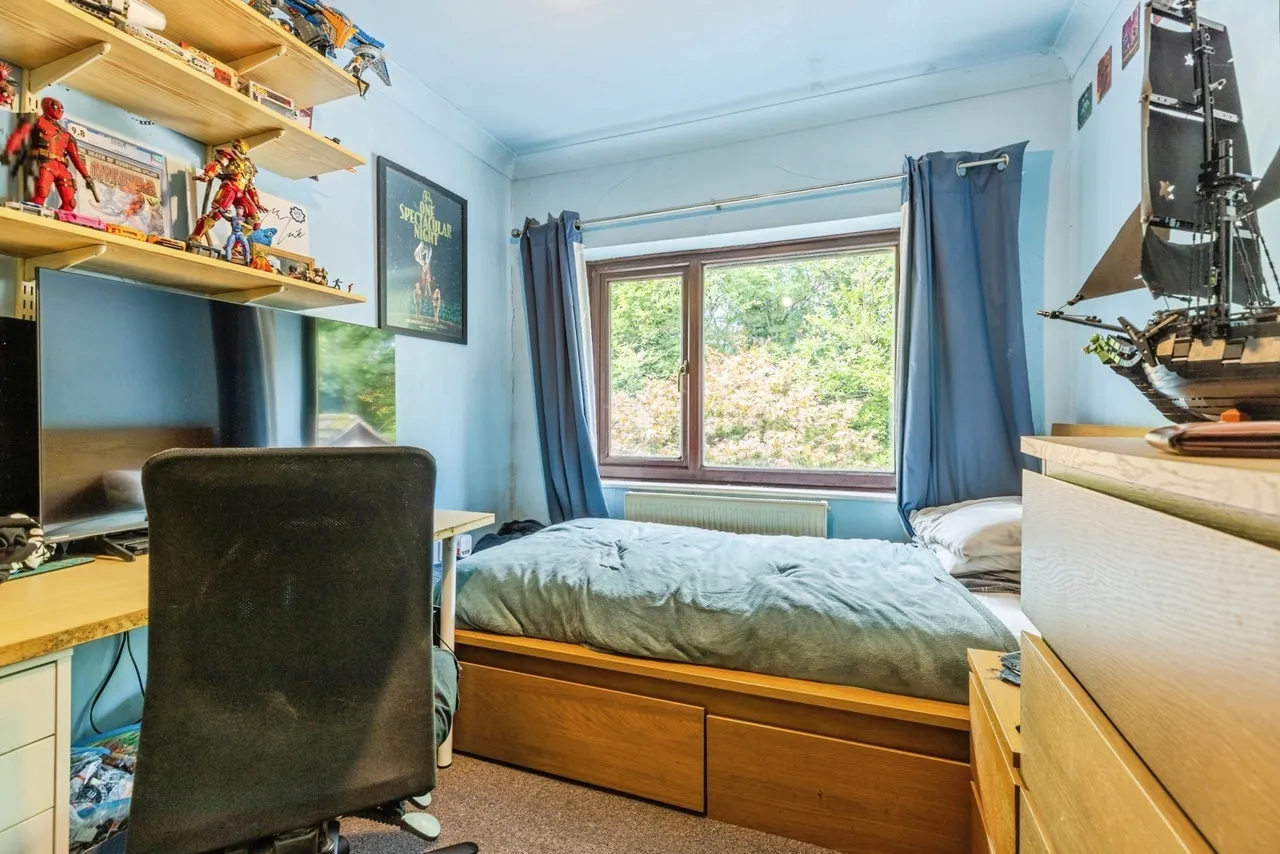 Bridge Hall Fold, Bury, BL9, photo 15