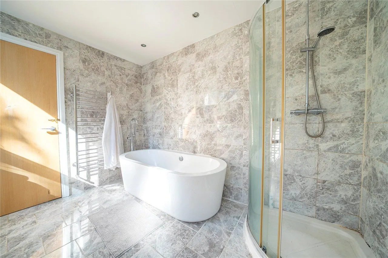 Springfield Road, Guiseley, LS20, photo 13