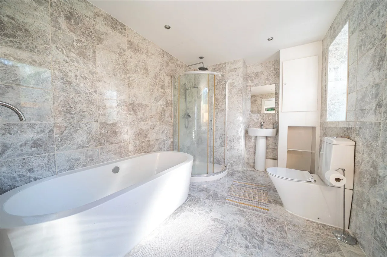 Springfield Road, Guiseley, LS20, photo 2