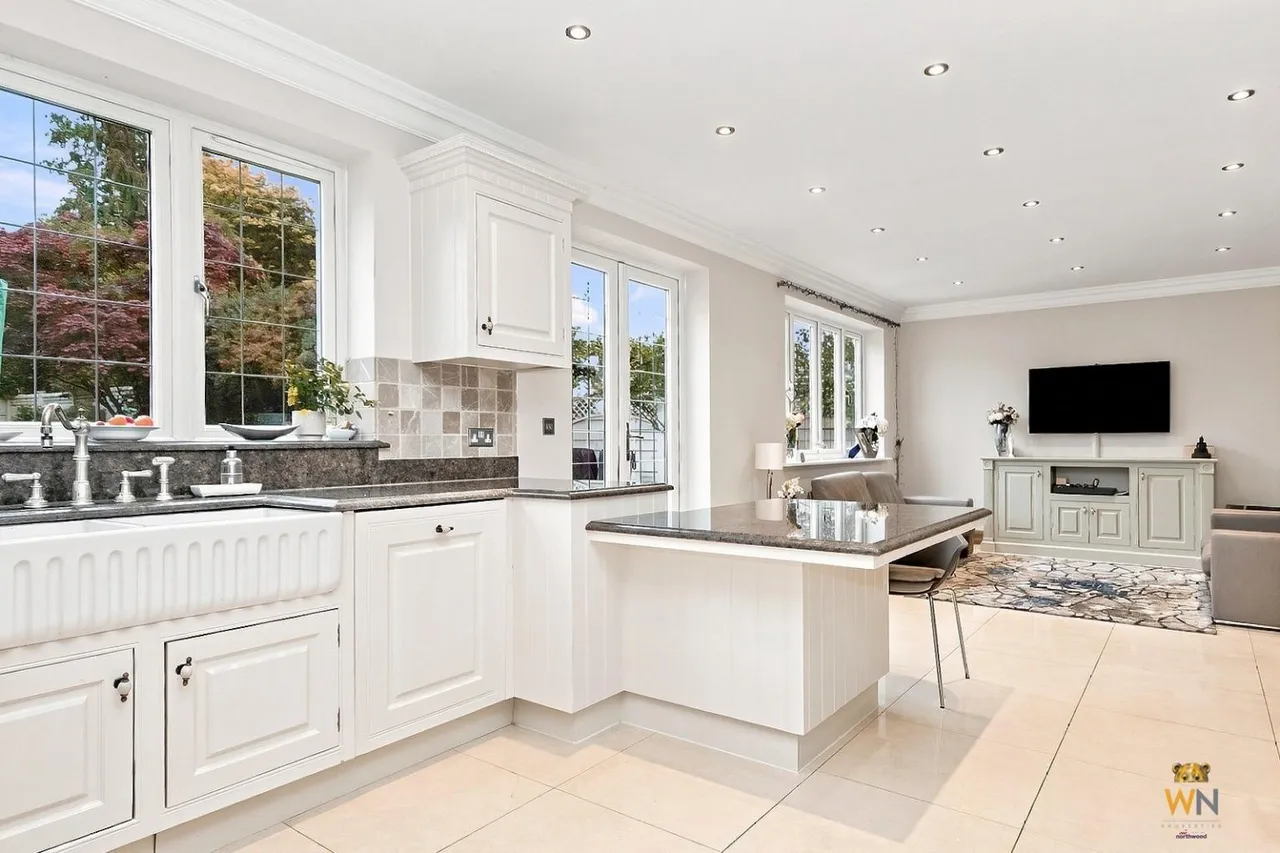 Surman Crescent, Hutton, CM13, photo 3