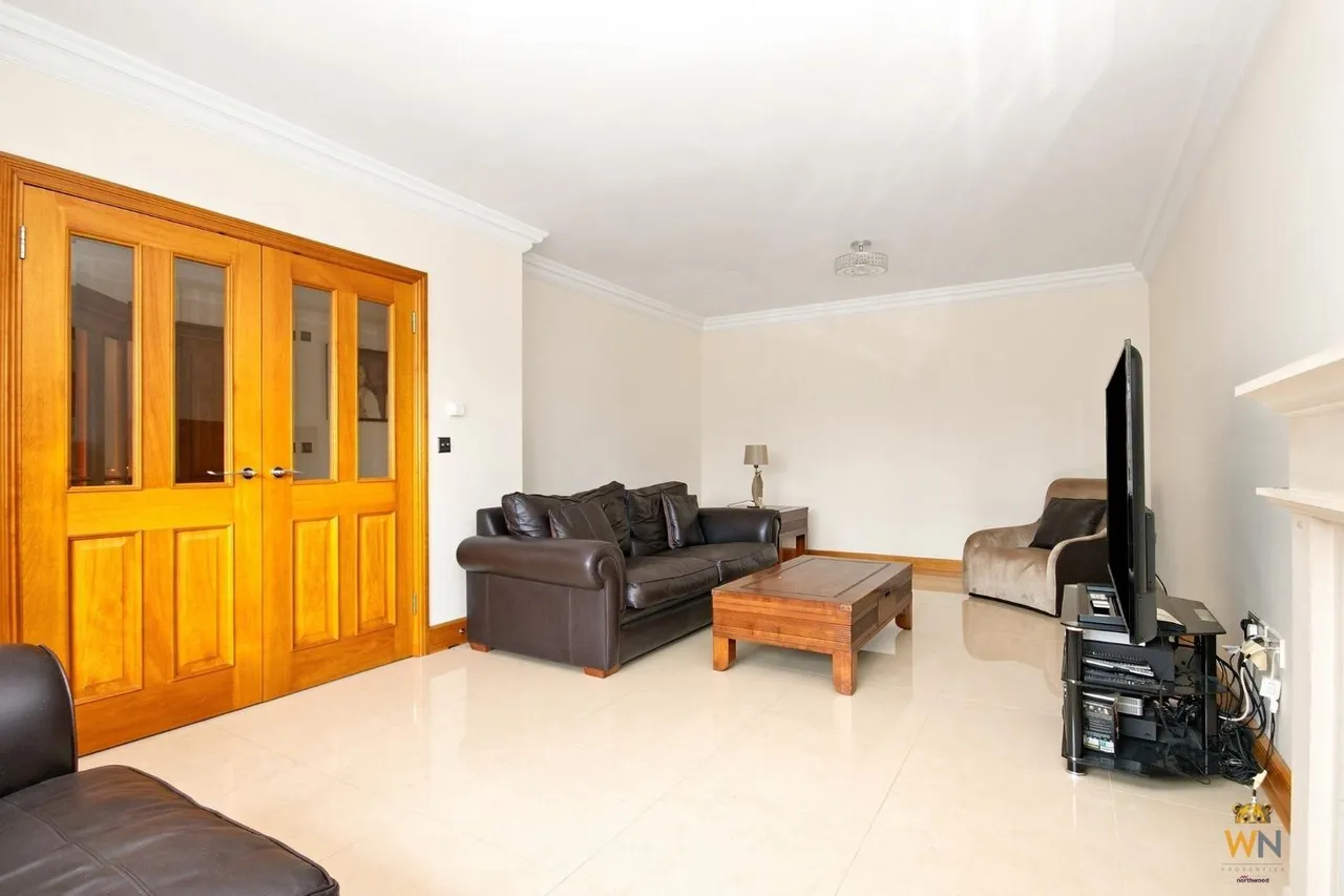Surman Crescent, Hutton, CM13, photo 9
