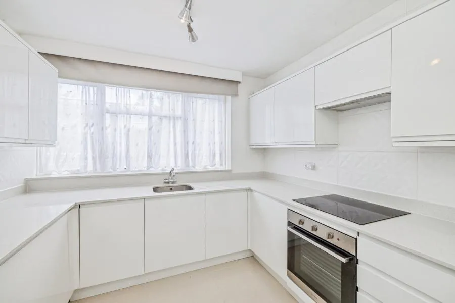 Trinity Close, Northwood, HA6, photo 4