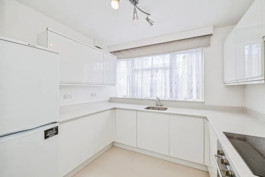 Trinity Close, Northwood, HA6, photo 6