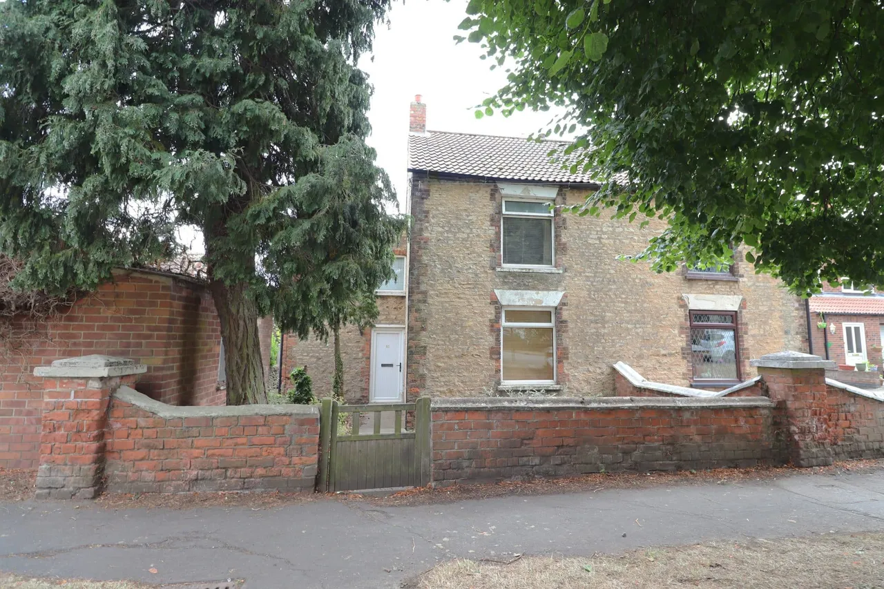 2 bed house for sale, Earlsgate, Winterton, DN15
