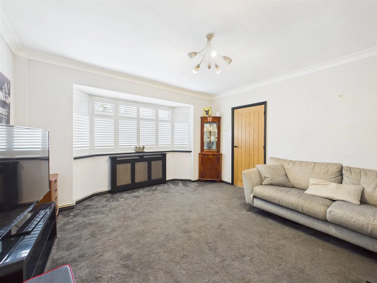 Walnut Way, Ruislip, HA4 6TD, photo 2