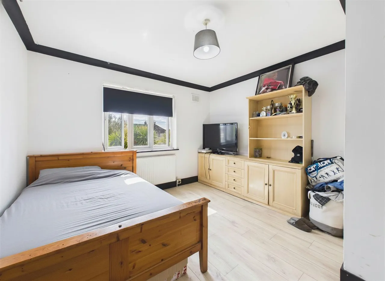 Walnut Way, Ruislip, HA4 6TD, photo 9