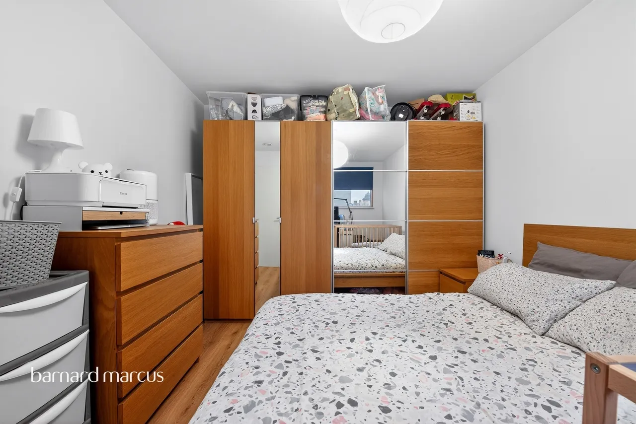 Garratt Lane, London, SW17, photo 10