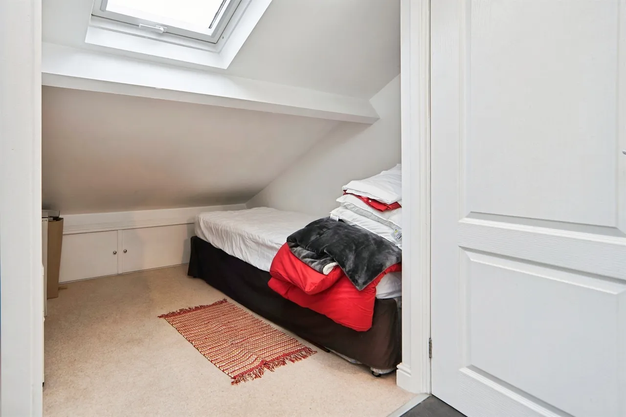 Elmfield, Baildon, BD17, photo 18