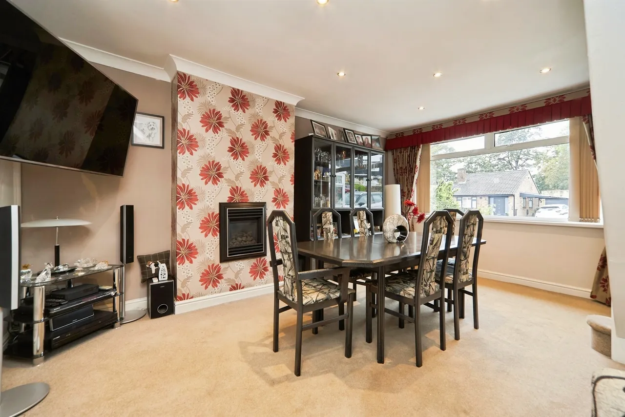 Elmfield, Baildon, BD17, photo 9