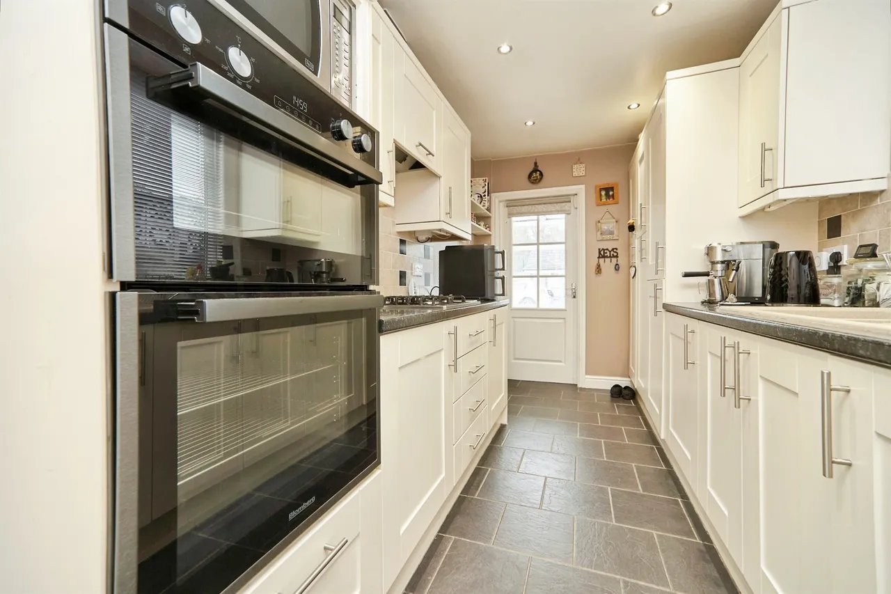 Elmfield, Baildon, BD17, photo 11