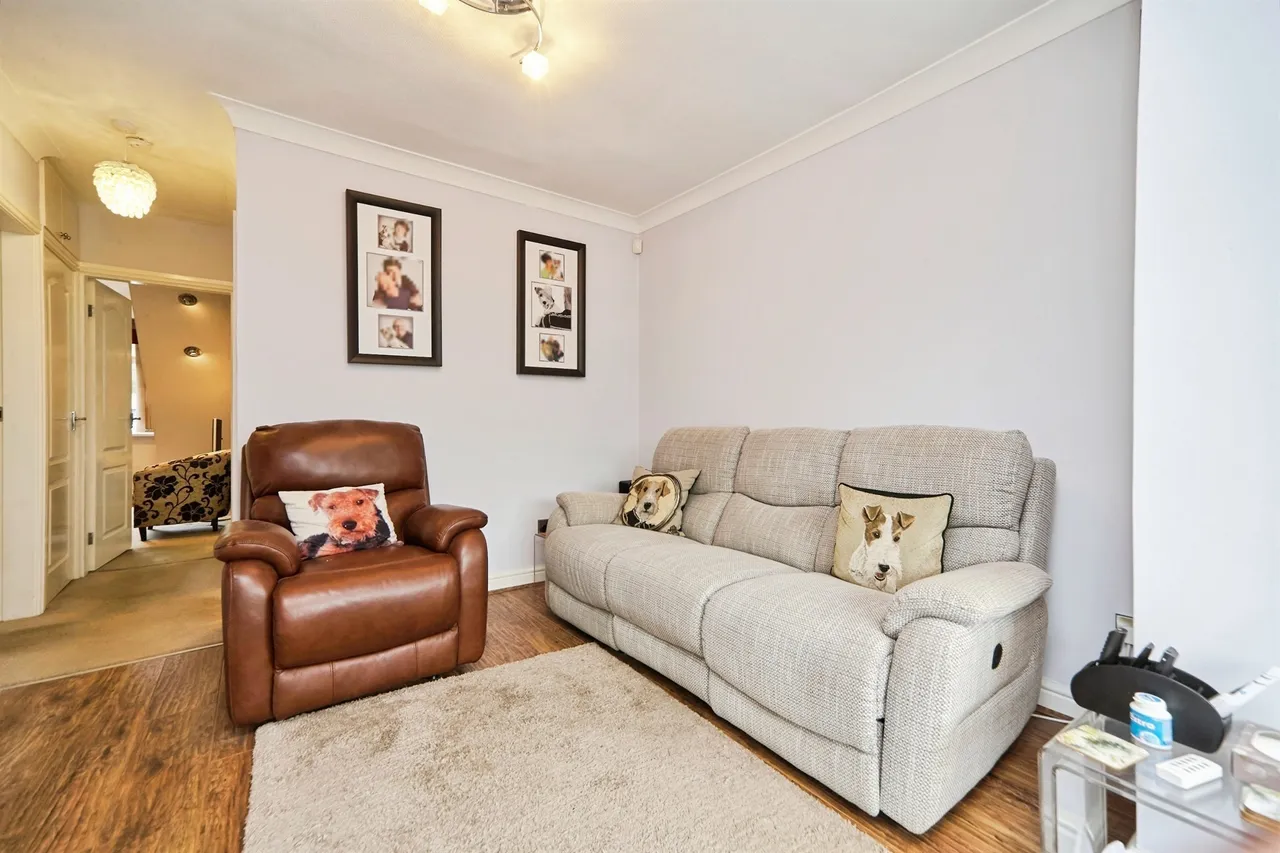 Elmfield, Baildon, BD17, photo 5