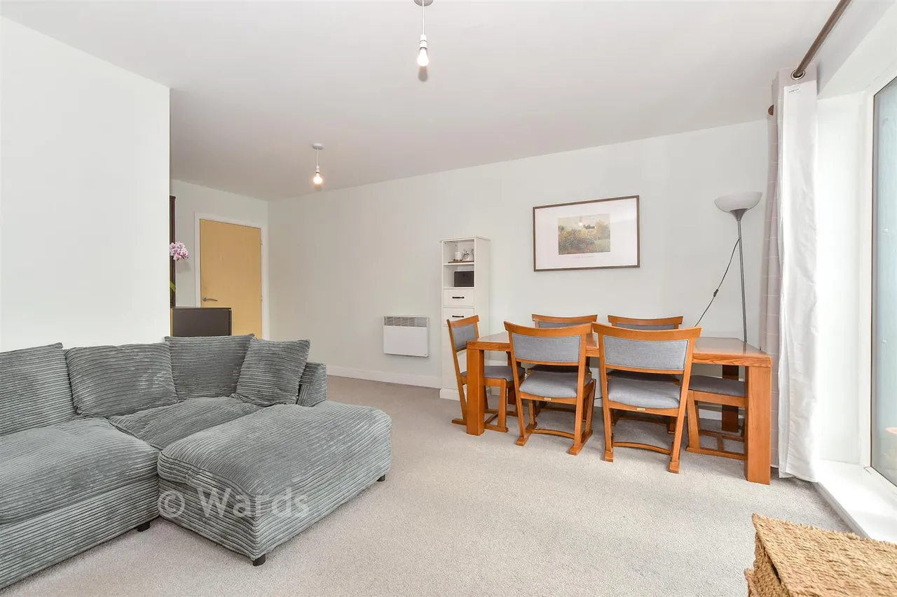Medway Wharf Road, Tonbridge, TN9, photo 2