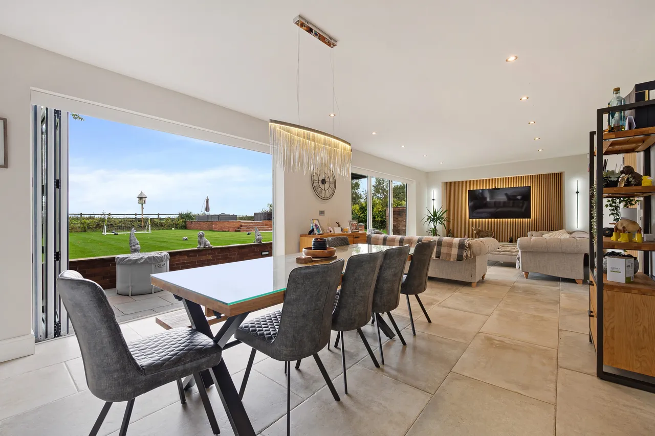 Haigh Road, Haigh, photo 2