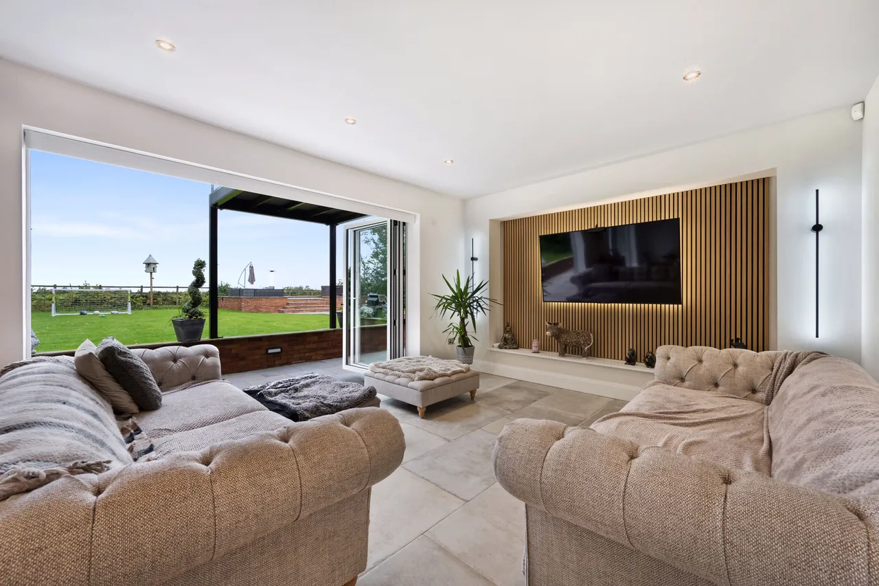 Haigh Road, Haigh, photo 6