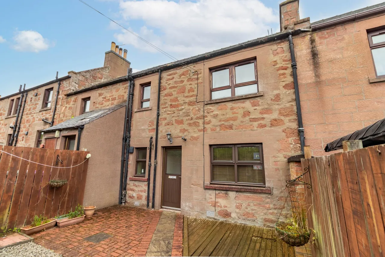 2 bed flat for sale, Glamis Road, Kirriemuir, DD8