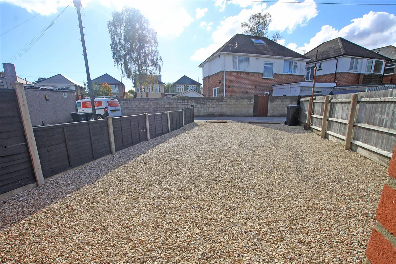 Castle Lane West, Bournemouth, photo 12