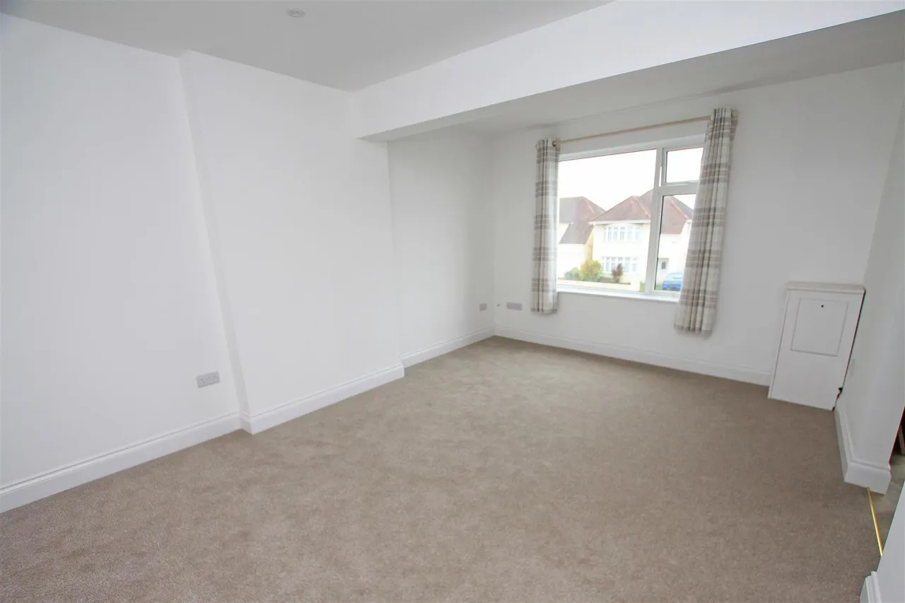 Castle Lane West, Bournemouth, photo 3