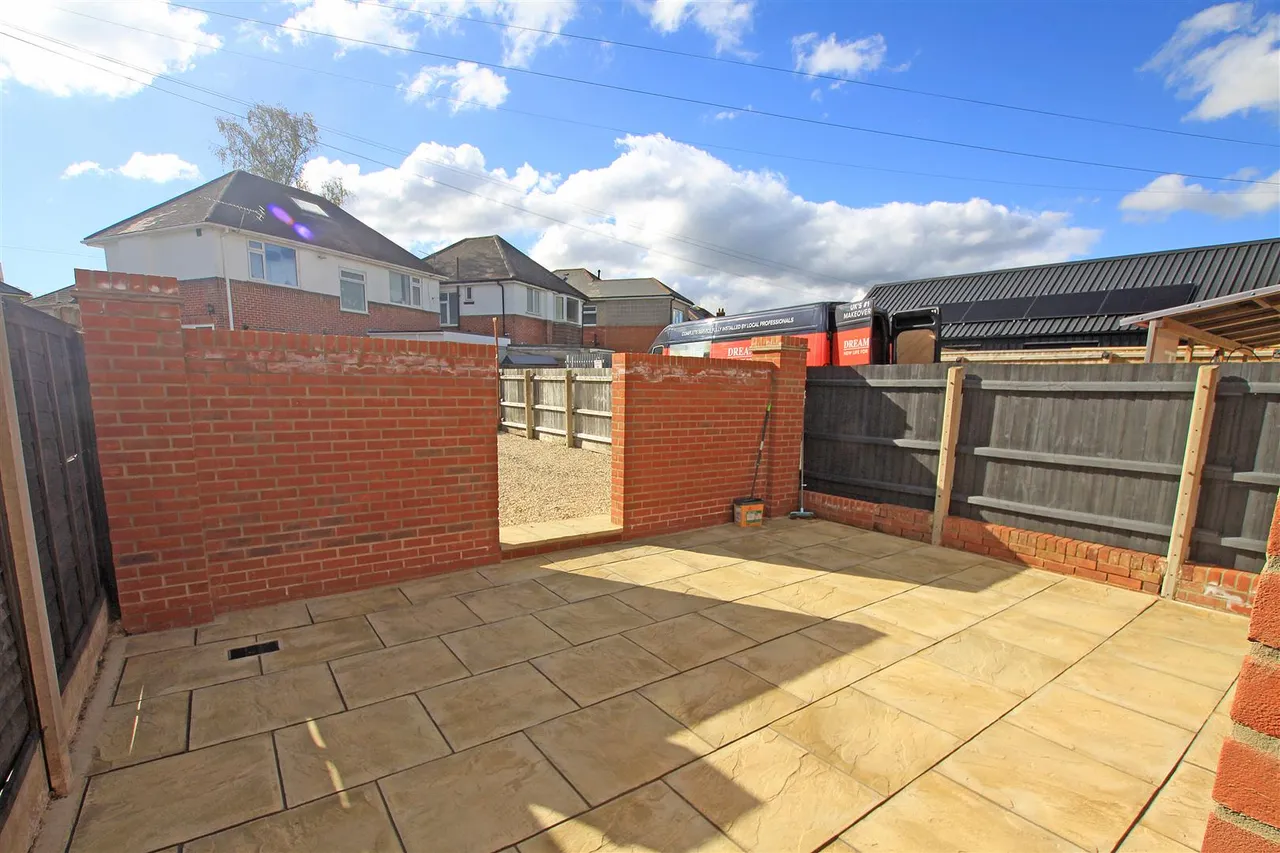 Castle Lane West, Bournemouth, photo 10