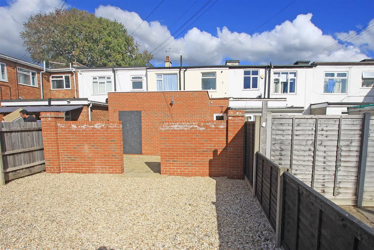 1 bed flat for sale — Castle Lane West, Bournemouth