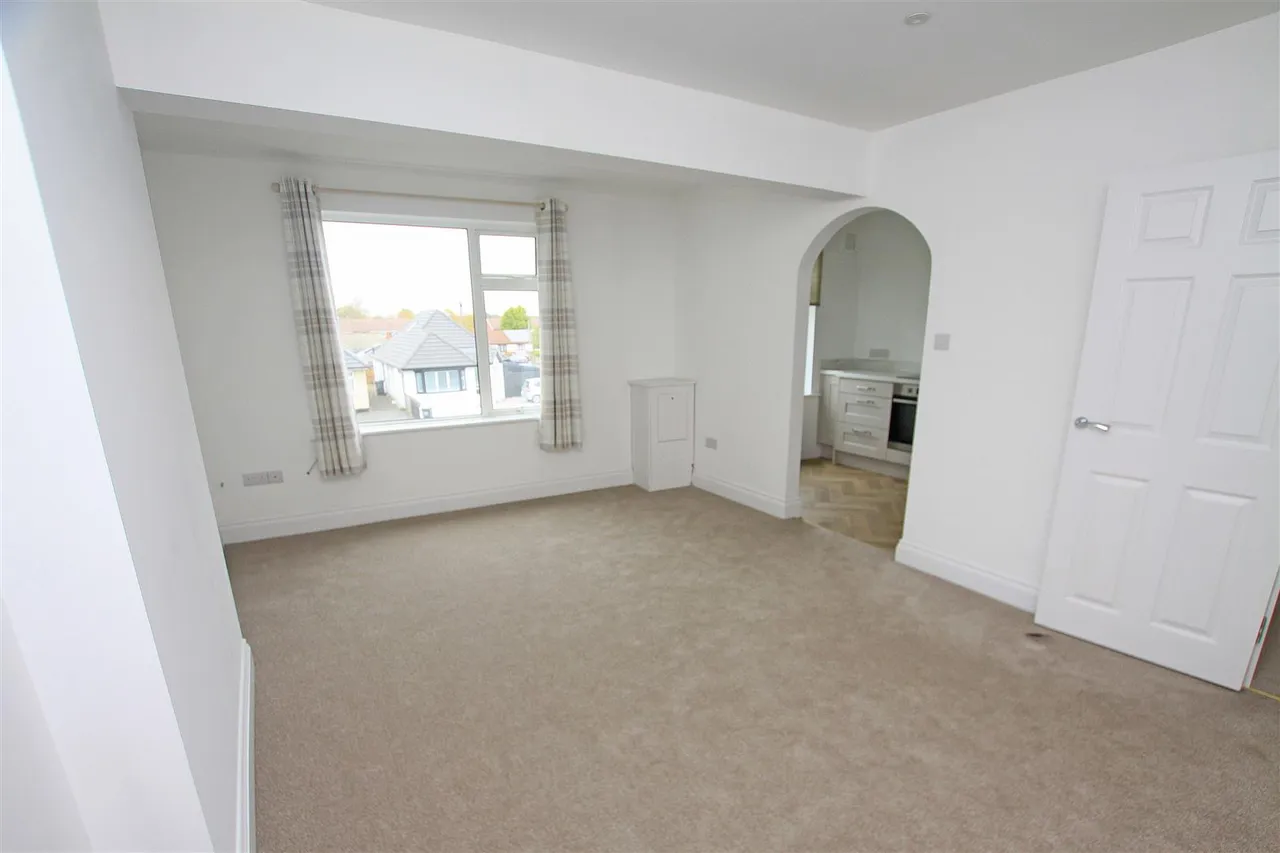 Castle Lane West, Bournemouth, photo 2