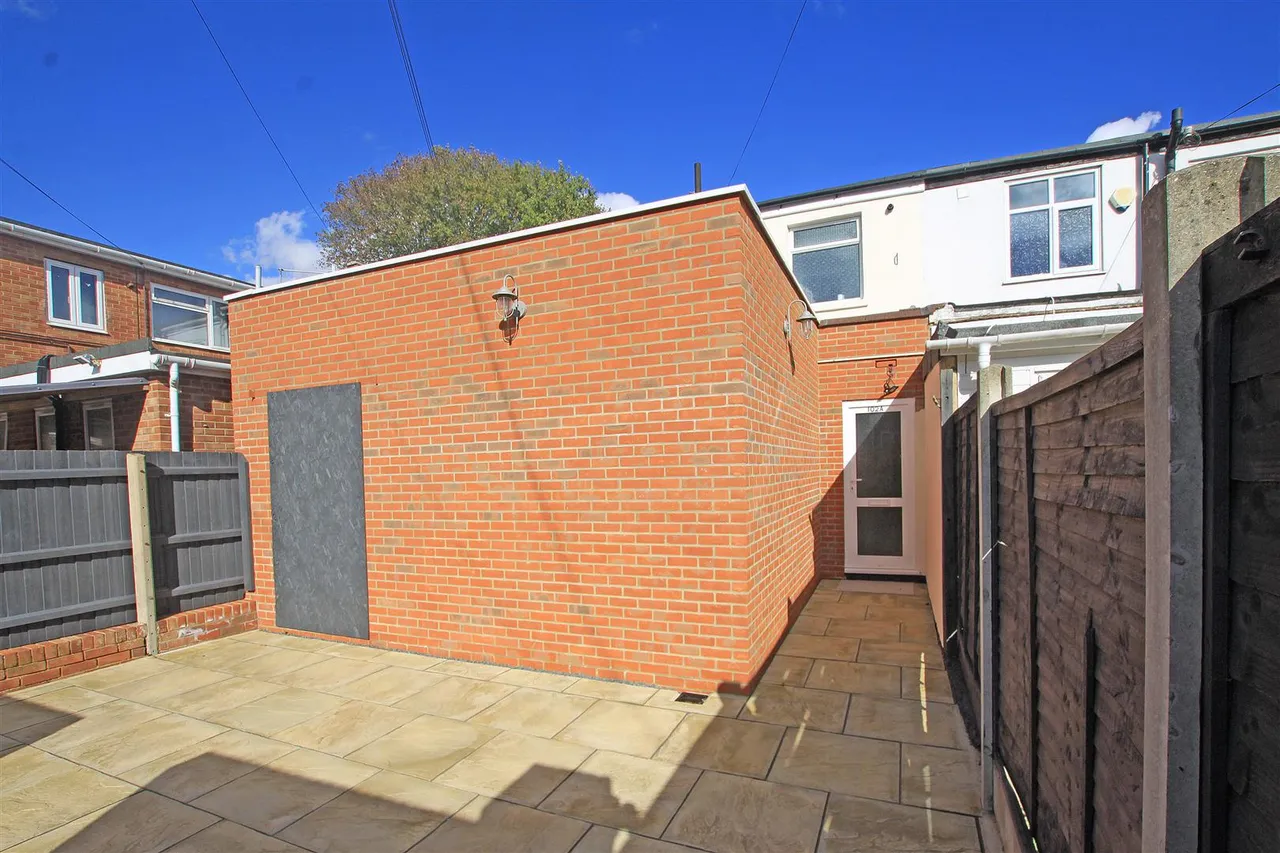 Castle Lane West, Bournemouth, photo 9