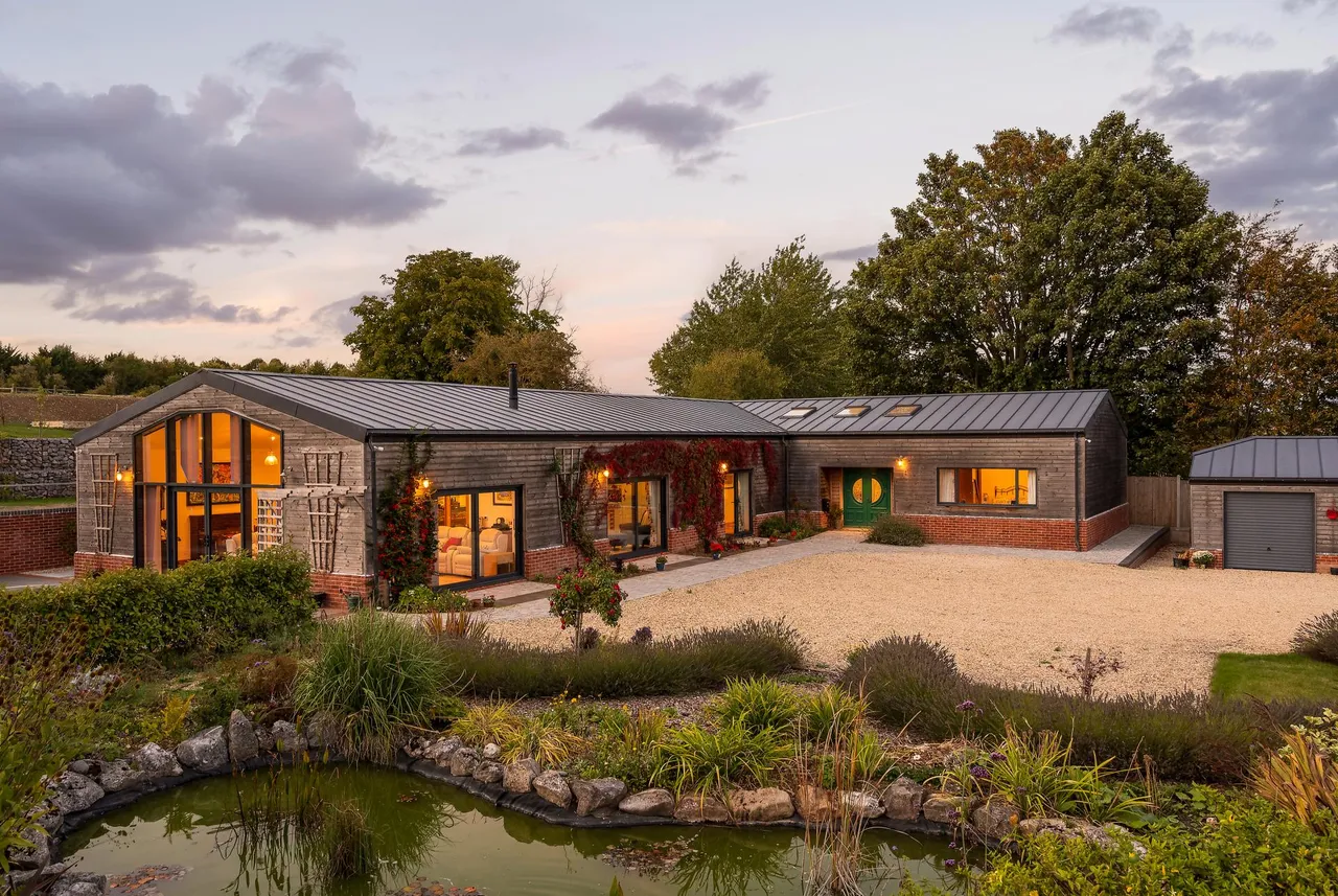 3 bed barn conversion for sale, Greenways